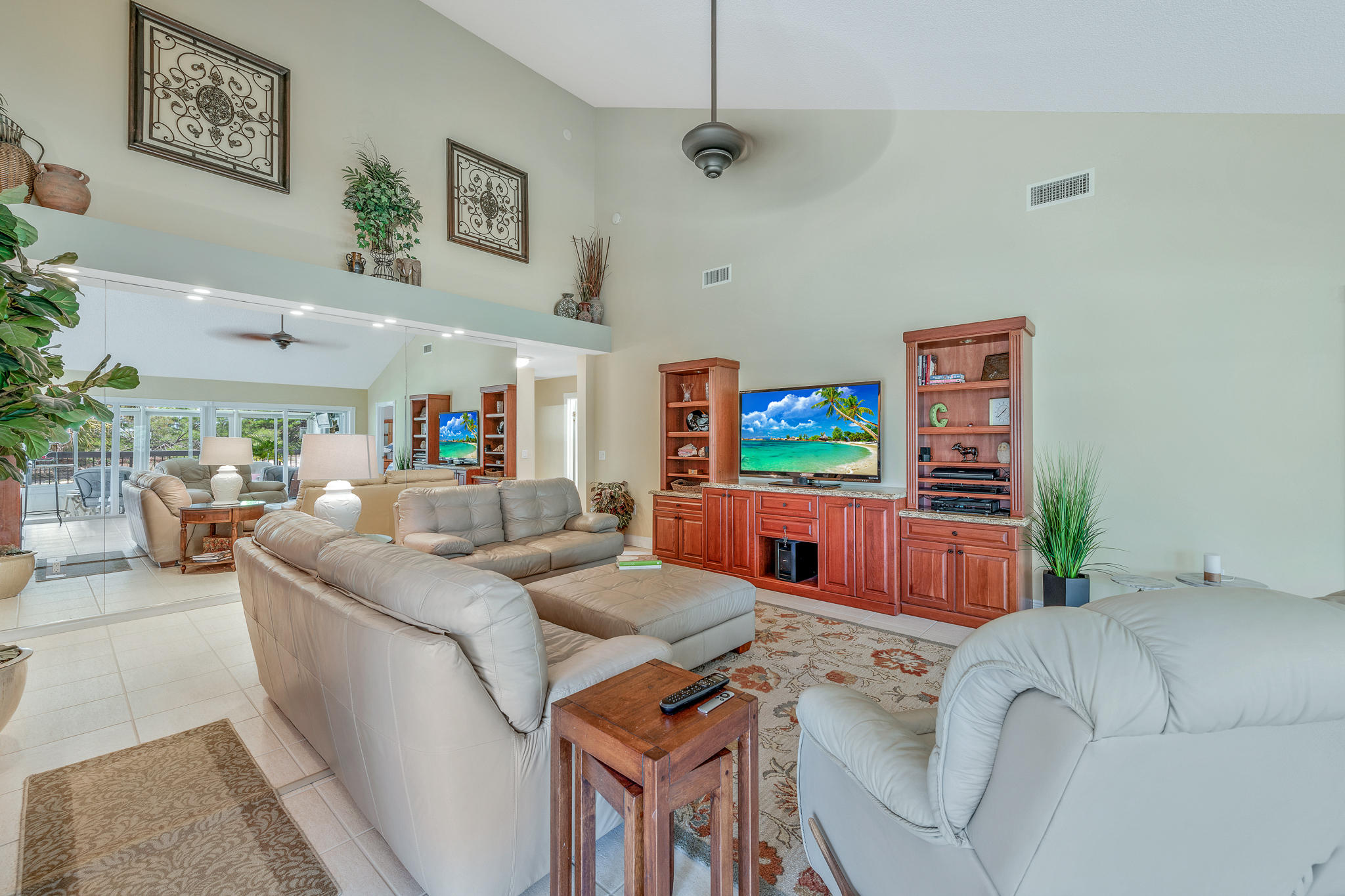 323 Ridge Road Jupiter, FL 33477 - Photo 6 of 44 Living Room