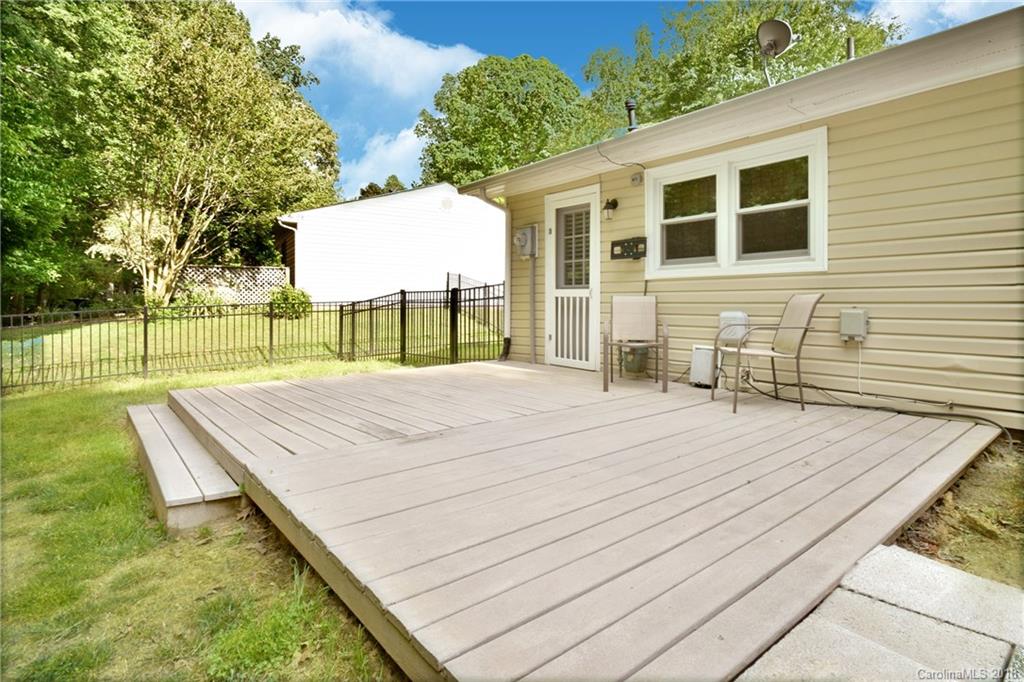 6426 Round Hill Road Charlotte, NC 28211 - Photo 20 of 23 a view of a backyard