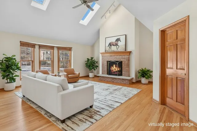 $835,000 | 723 Mesa Drive, Naperville, IL 60565