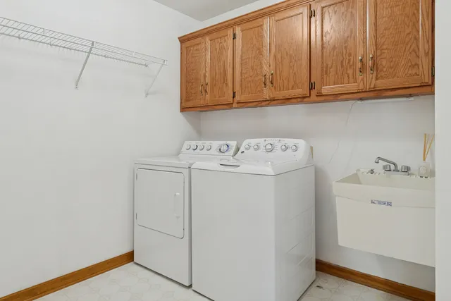 $835,000 | 723 Mesa Drive, Naperville, IL 60565