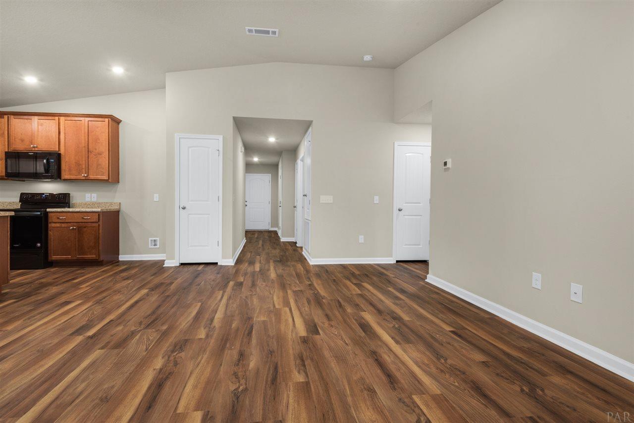 8973 Skip Stone Road Milton, FL 32583 - Photo 7 of 32 Gallery Image 7