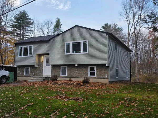 $575,000 | 7 Trues Parkway, Sandown, NH 03873