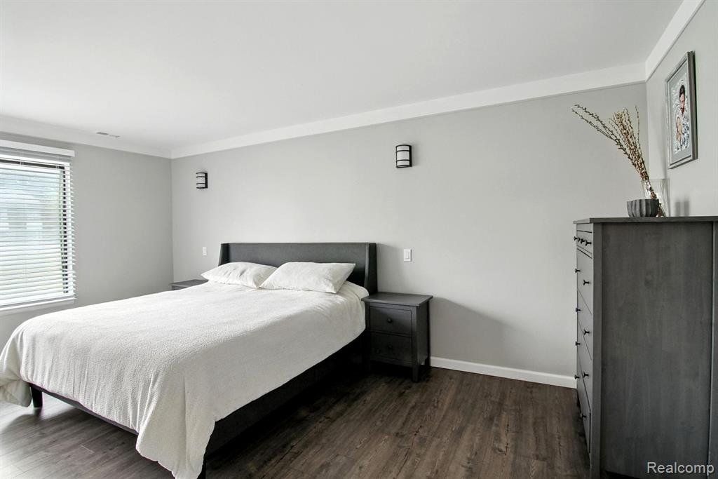 4925 East 10 Mile Road, Unit 4 Warren, MI 48091 - Photo 16 of 26 Gallery Image 16