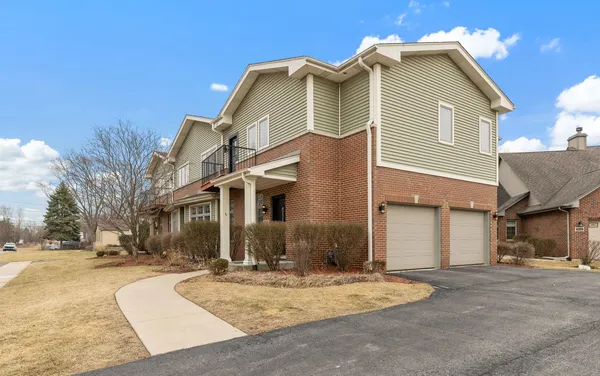 $419,990 | 7019 168th Street, Tinley Park, IL 60477