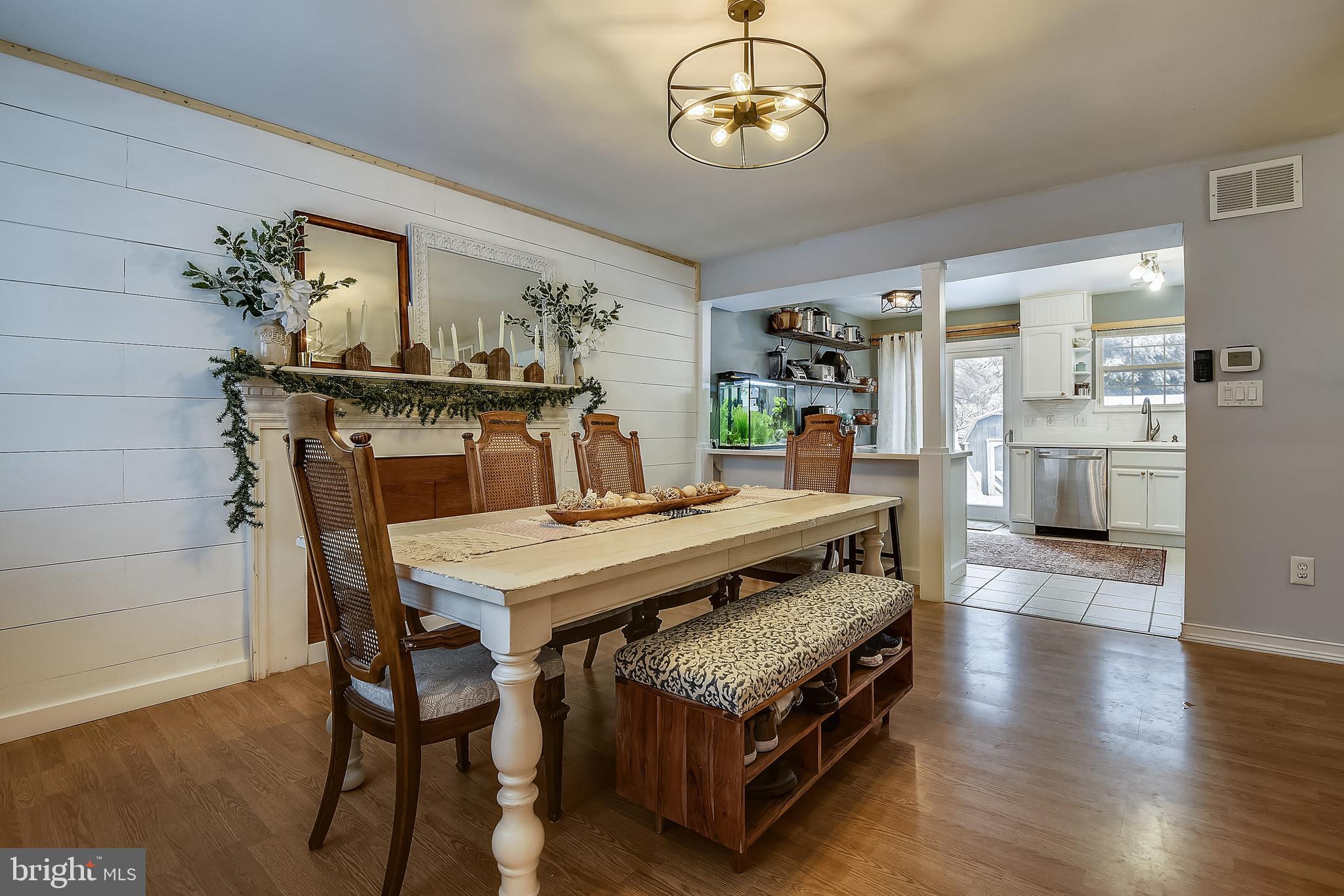7741 West Shore Road Pasadena, MD 21122 - Photo 3 of 34 Gallery Image 3