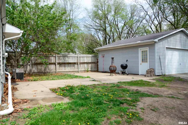 $79,900 | 325 South White Street, Macomb, IL 61455