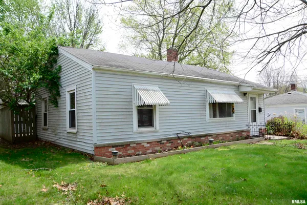 $79,900 | 325 South White Street, Macomb, IL 61455