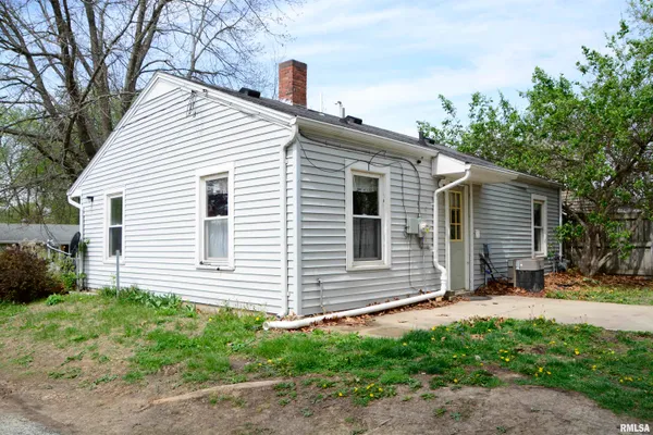 $79,900 | 325 South White Street, Macomb, IL 61455