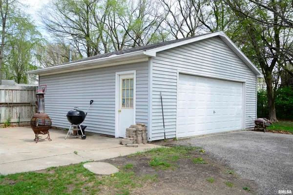 $79,900 | 325 South White Street, Macomb, IL 61455