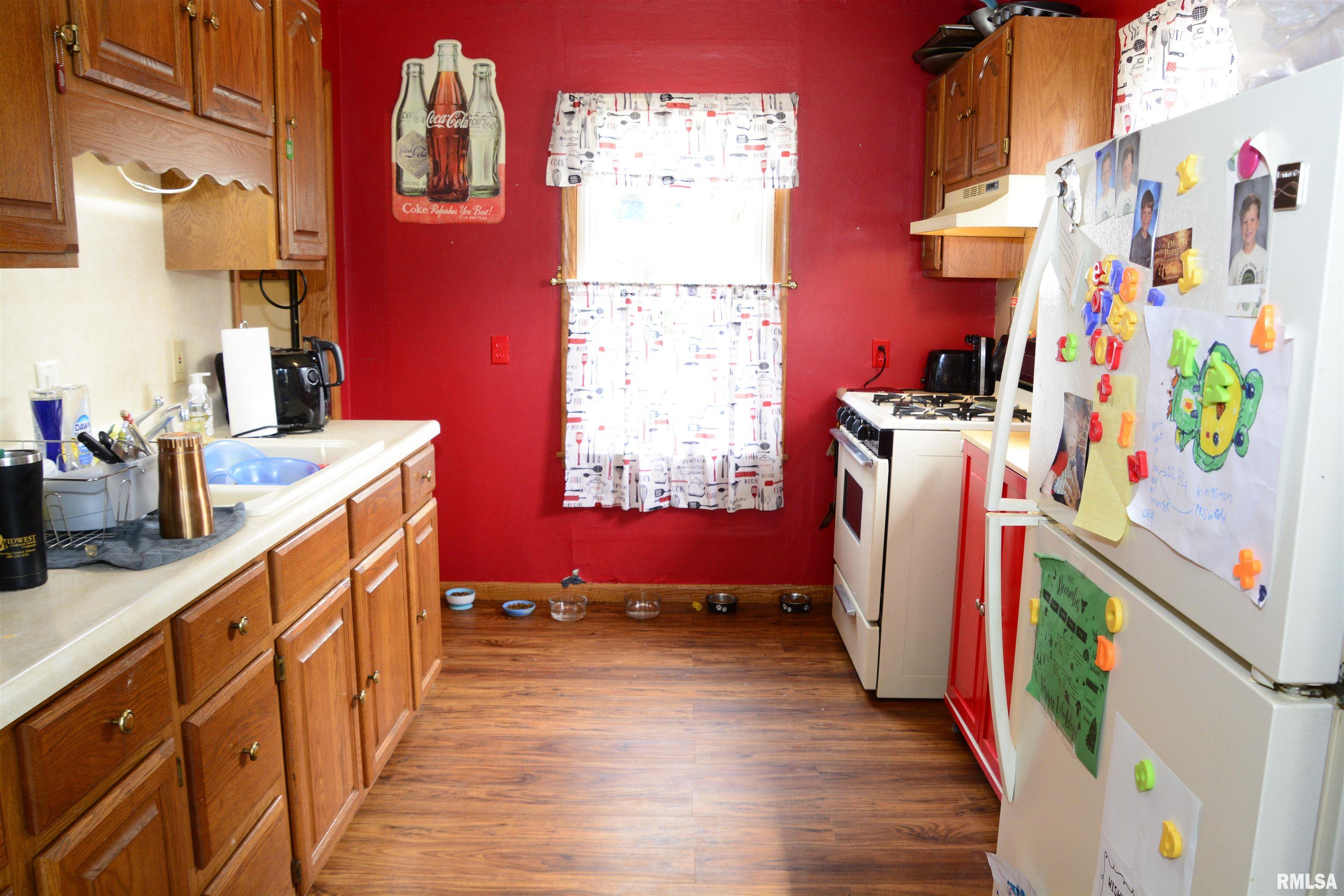 325 South White Street Macomb, IL 61455 - Photo 5 of 12