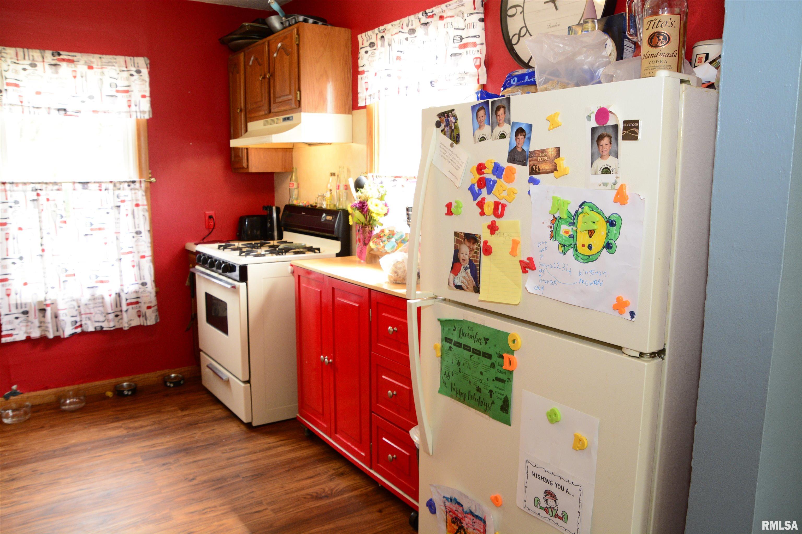 325 South White Street Macomb, IL 61455 - Photo 7 of 12