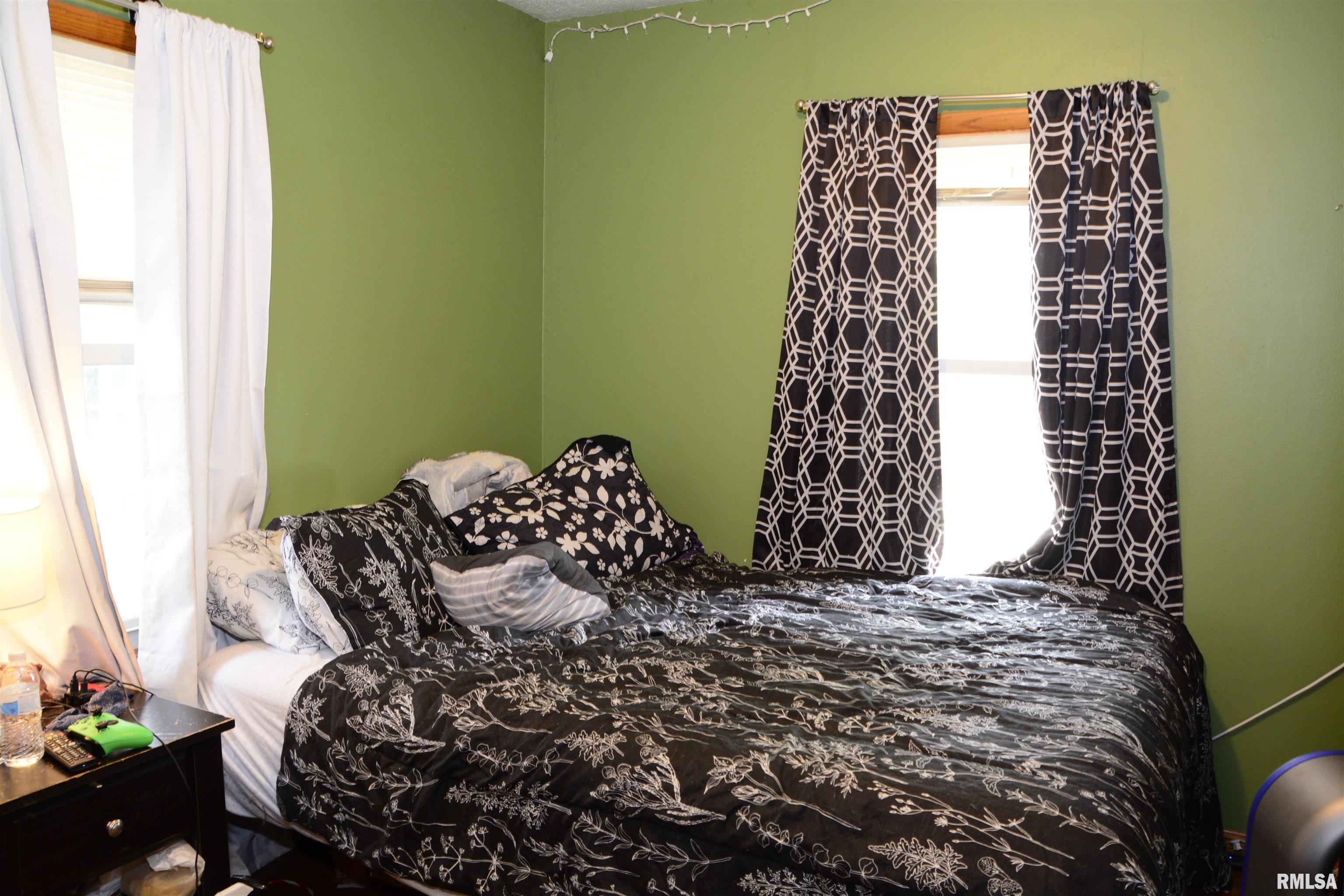 325 South White Street Macomb, IL 61455 - Photo 8 of 12