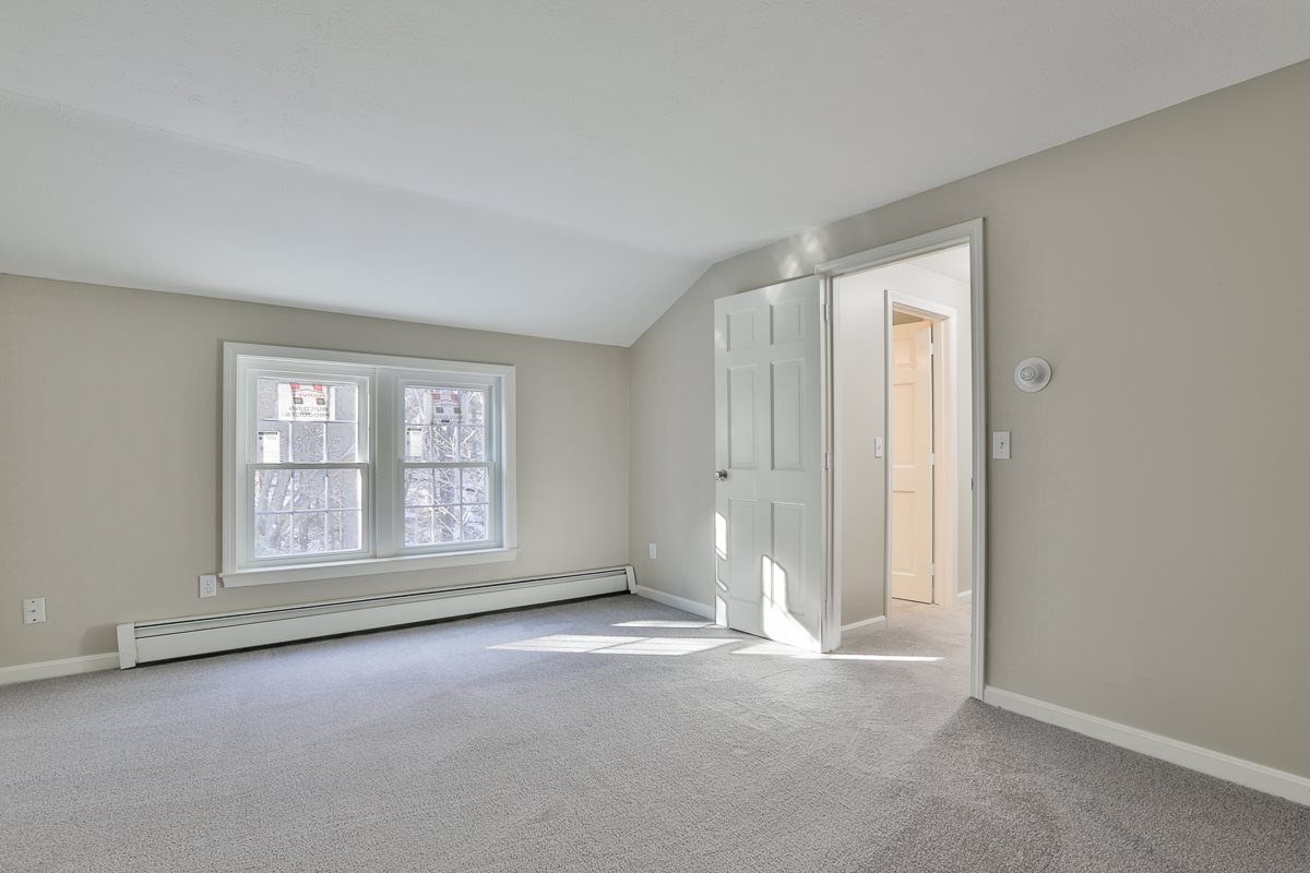 83 Gulf Road Derry, NH 03038 - Photo 22 of 32