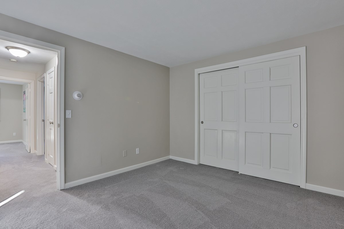 83 Gulf Road Derry, NH 03038 - Photo 24 of 32