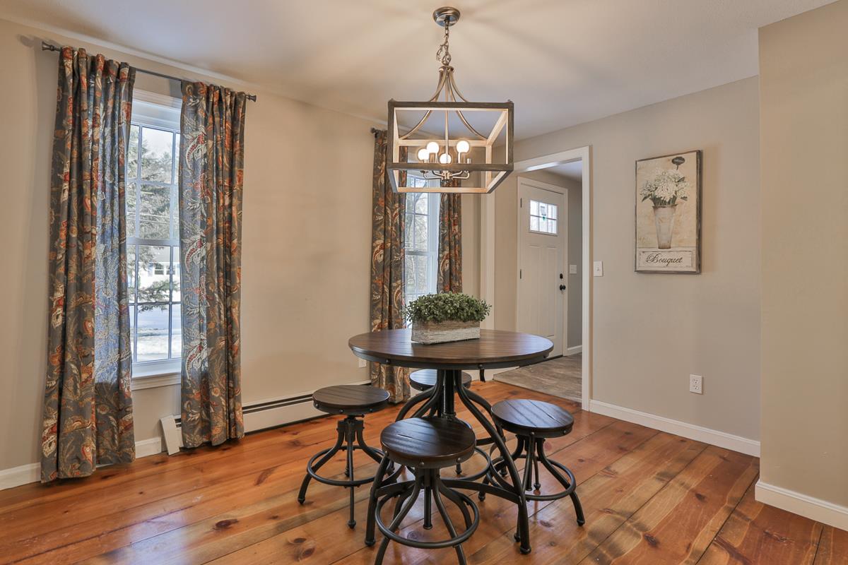83 Gulf Road Derry, NH 03038 - Photo 7 of 32