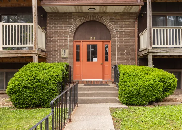 $79,000 | 1211 48th Avenue, Unit 26, East Moline, IL 61244