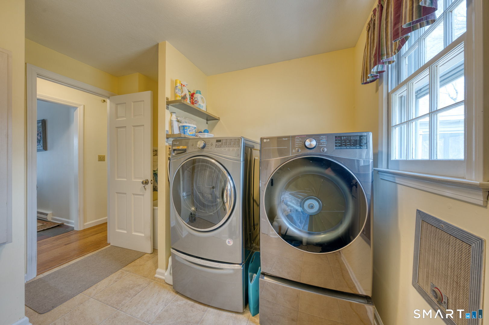 270 Higby Road Middletown, CT 06457 - Photo 33 of 40 First Floor Laundry / Mud room.