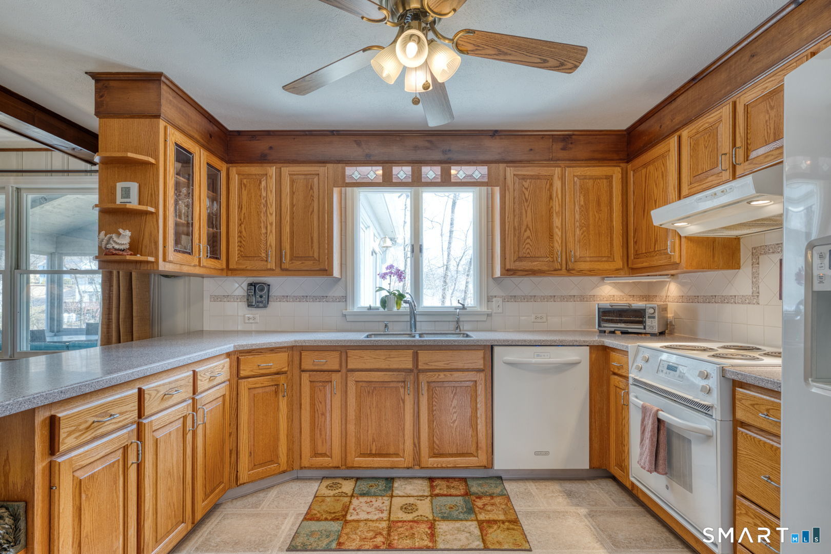 270 Higby Road Middletown, CT 06457 - Photo 8 of 40