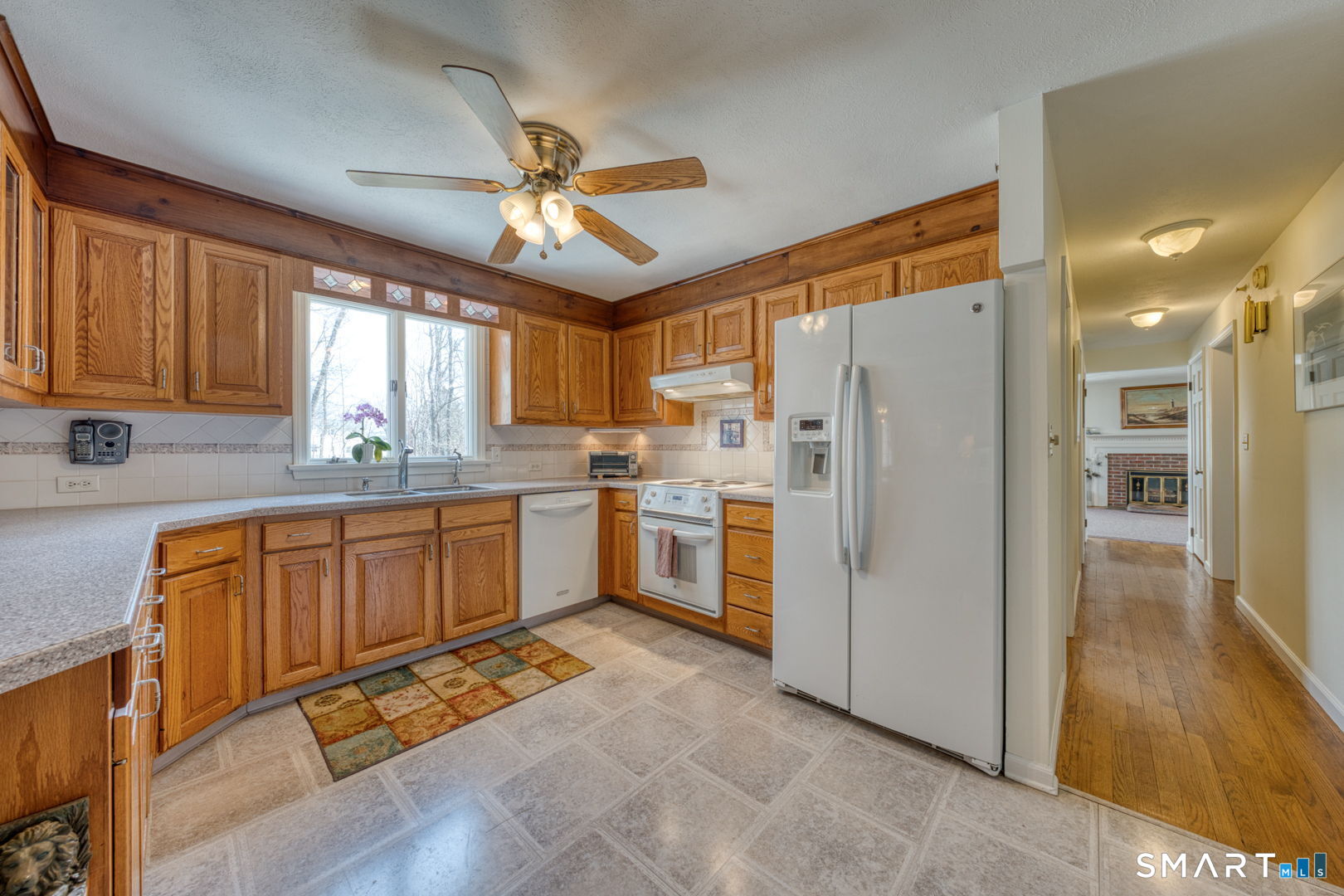 270 Higby Road Middletown, CT 06457 - Photo 10 of 40