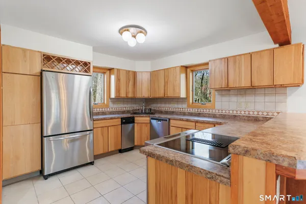$559,900 | 68 Tawney Drive, Bethany, CT 06524