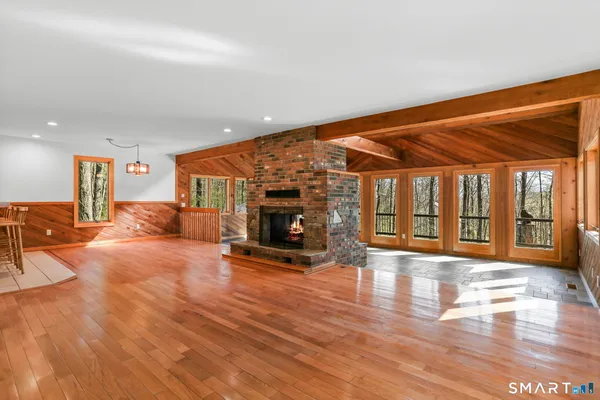 $559,900 | 68 Tawney Drive, Bethany, CT 06524