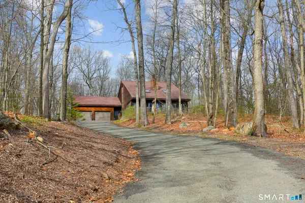 $559,900 | 68 Tawney Drive, Bethany, CT 06524