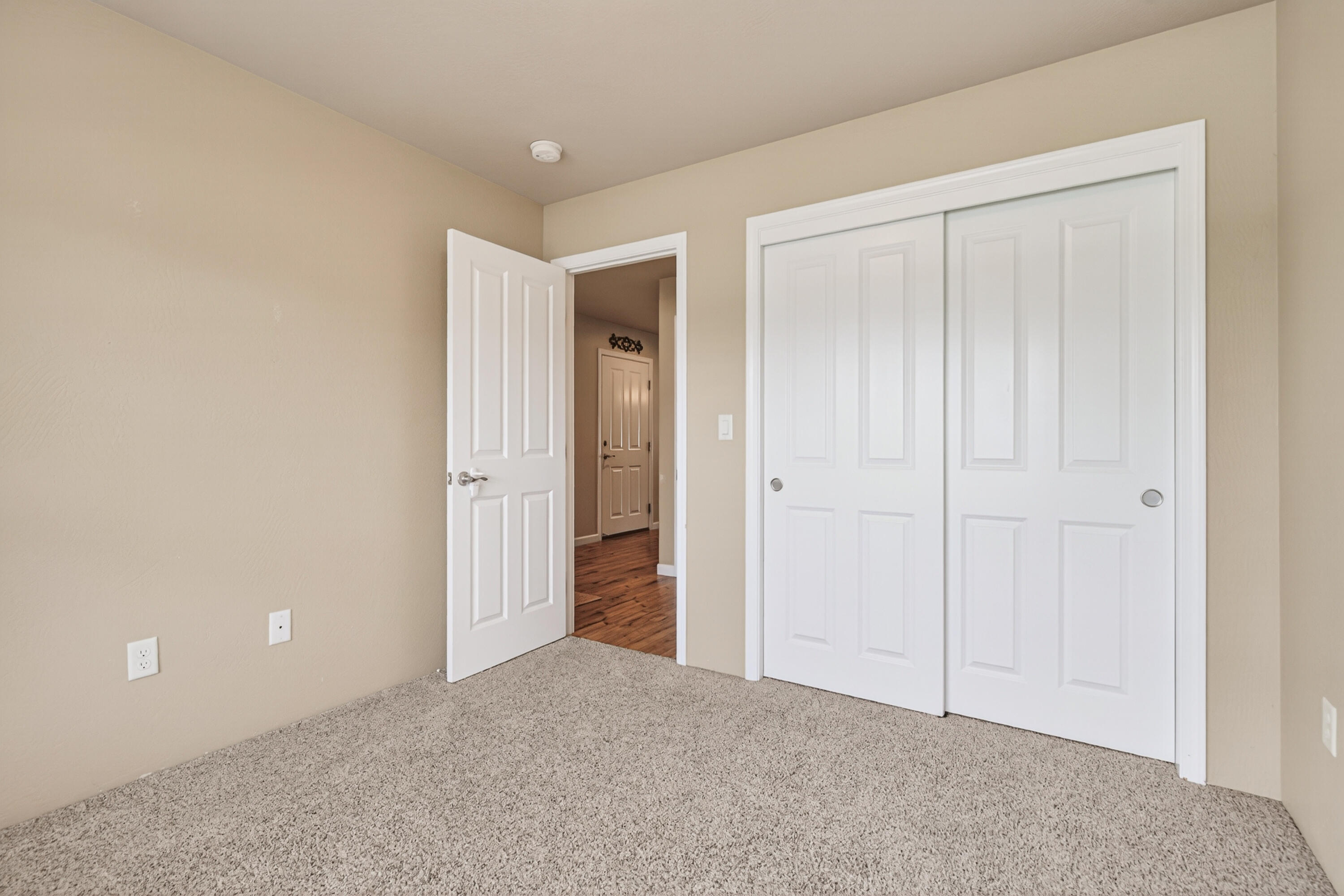 1922 Modena Lane Medford, OR 97501 - Photo 12 of 24