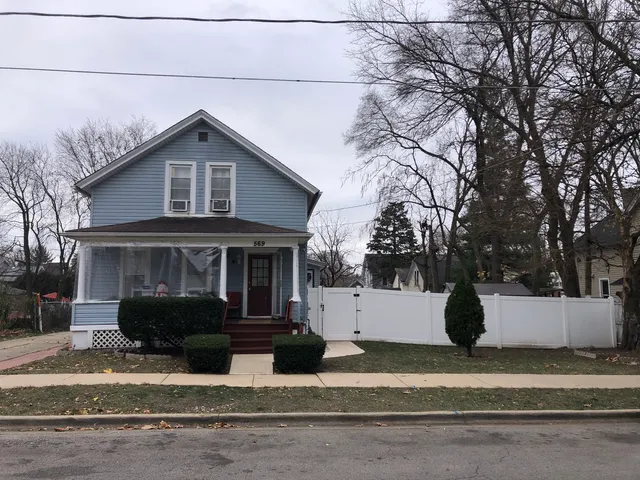 $310,000 | 569 North Avenue, Aurora, IL 60505