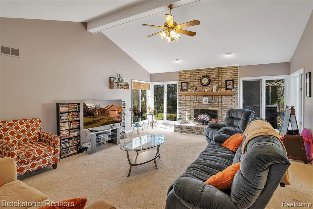 2041 Reagan Drive Rochester Hills, MI 48309 - Photo 3 of 27