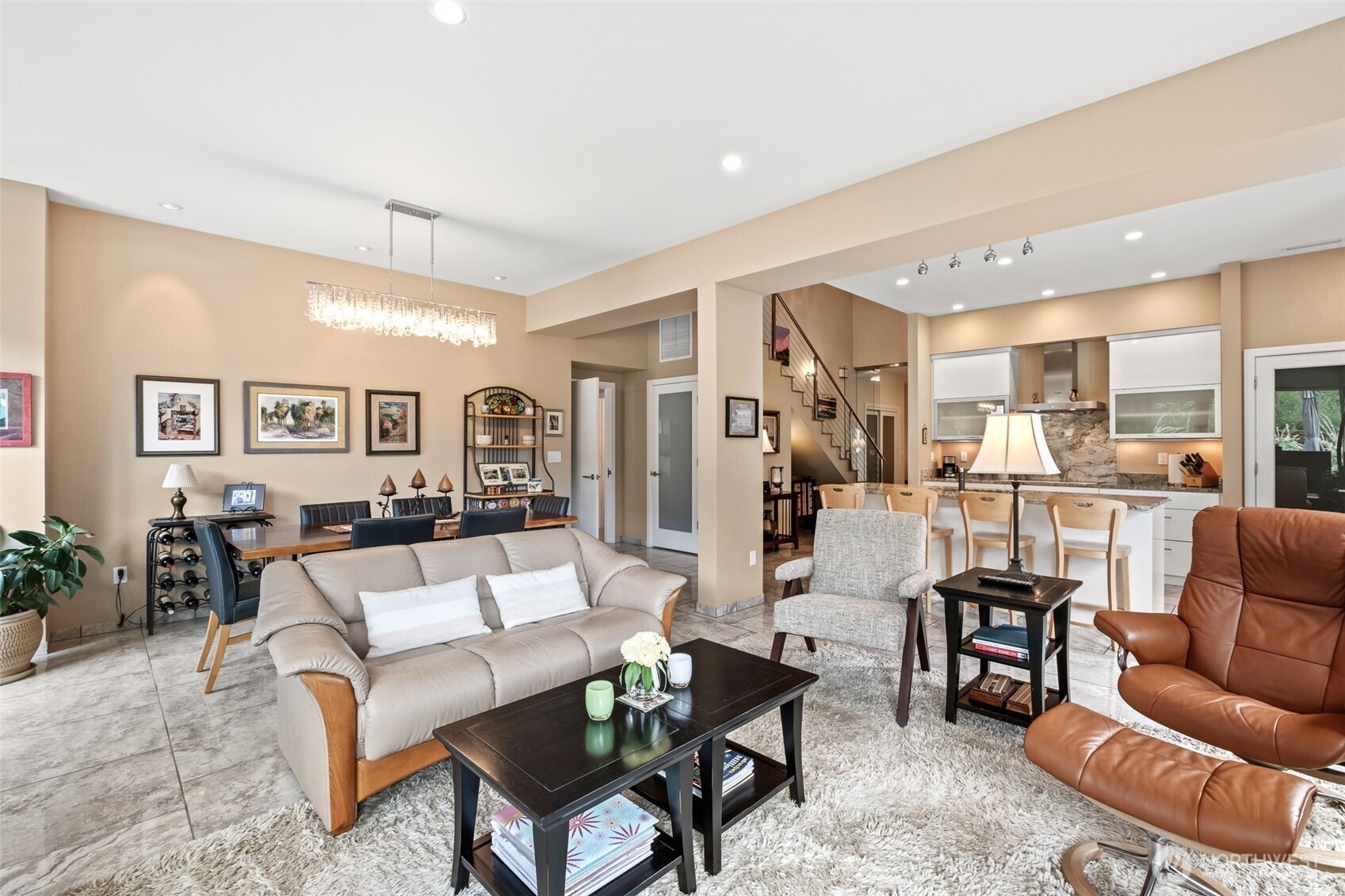 10202 Titus Road Leavenworth, WA 98826 - Photo 24 of 39 a living room with furniture and kitchen view