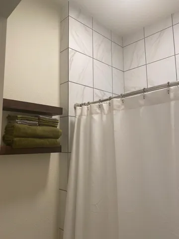 $1,800 | 2708 Winbern Street, Houston, TX 77004