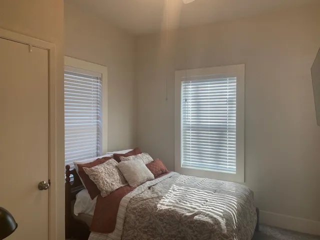 $1,800 | 2708 Winbern Street, Houston, TX 77004