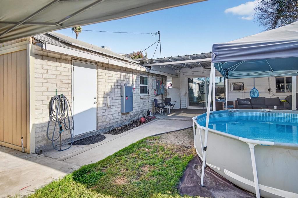 2126 Tulare Street Selma, CA 93662 - Photo 39 of 40 a very nice looking room with a large window