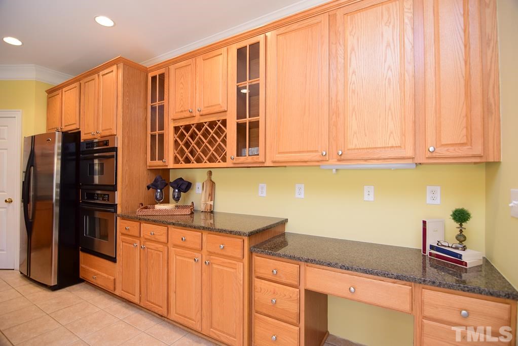Lots of counter space covered in granite.
