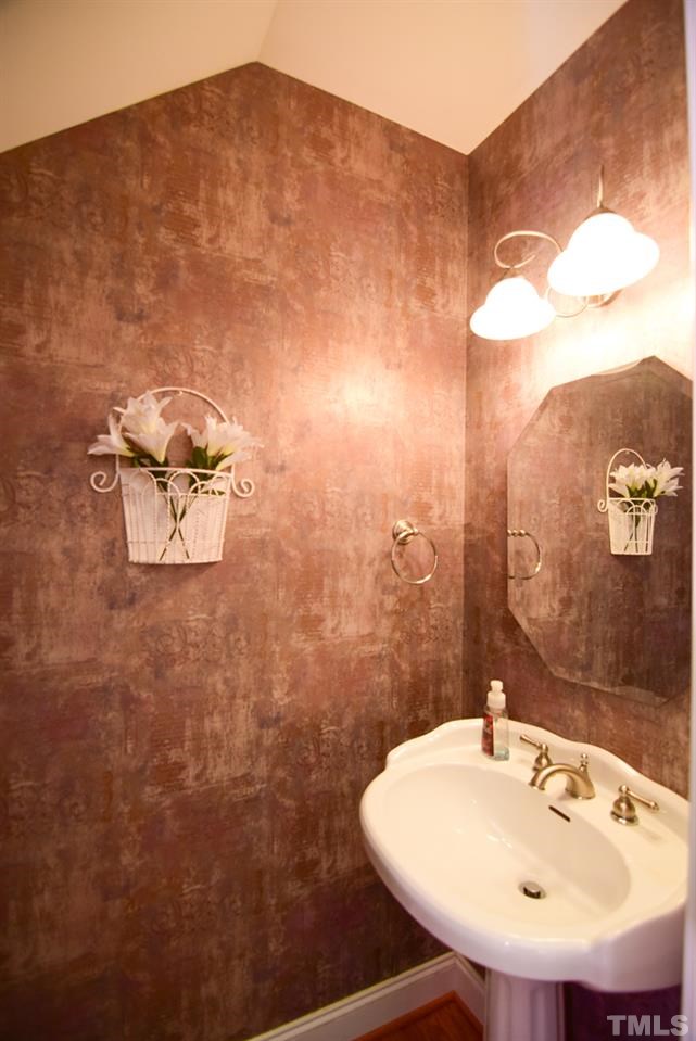 3813 April Place Raleigh, NC 27612 - Photo 21 of 25 Gallery Image 21