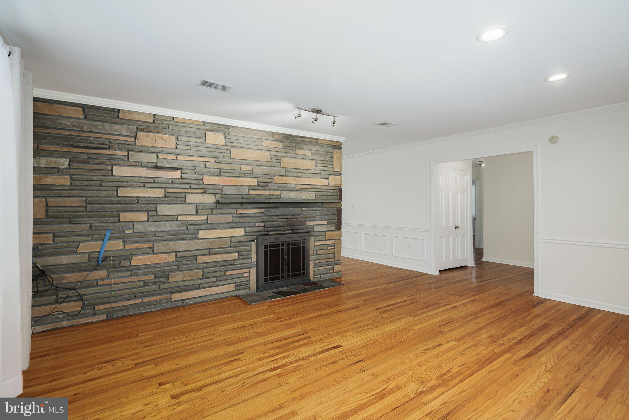499 Irish Road Berwyn, PA 19312 - Photo 7 of 29 Living Room w/Fireplace (Main Level)