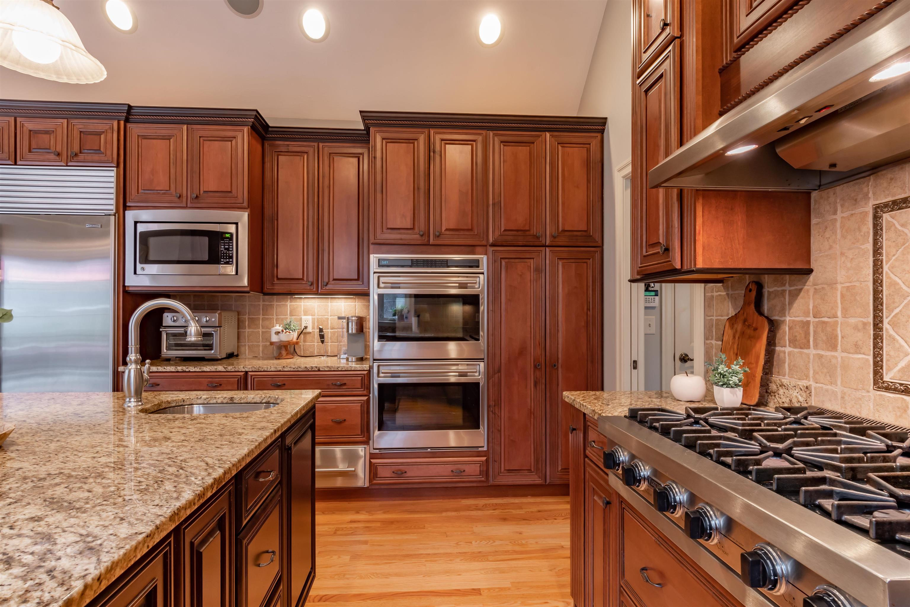102 Long Hill Road Hollis, NH 03049 - Photo 5 of 40