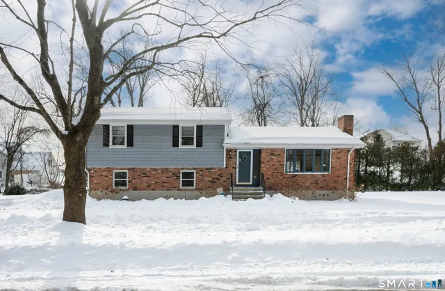 $479,000 | 95 Masna Place, Stratford, CT 06614