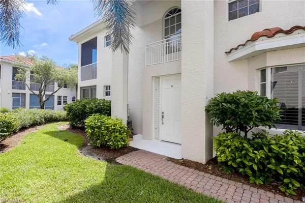 $675,000 | 800 L Lambiance Circle, Unit 101, Naples, FL 34108