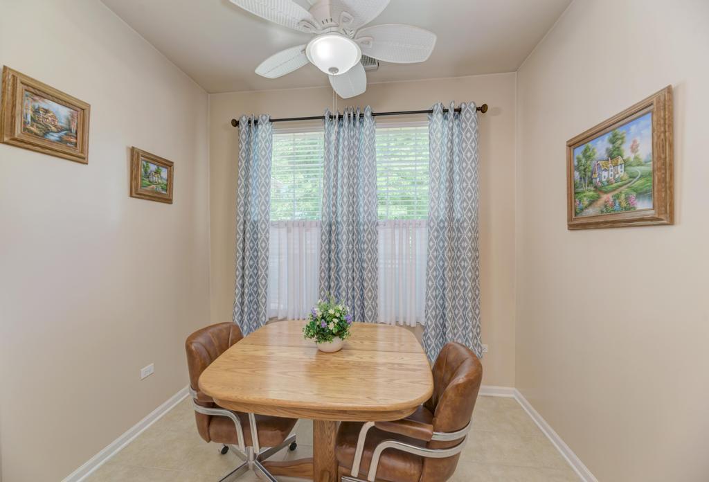 2886 Edgewater Drive Elgin, IL 60124 - Photo 10 of 31