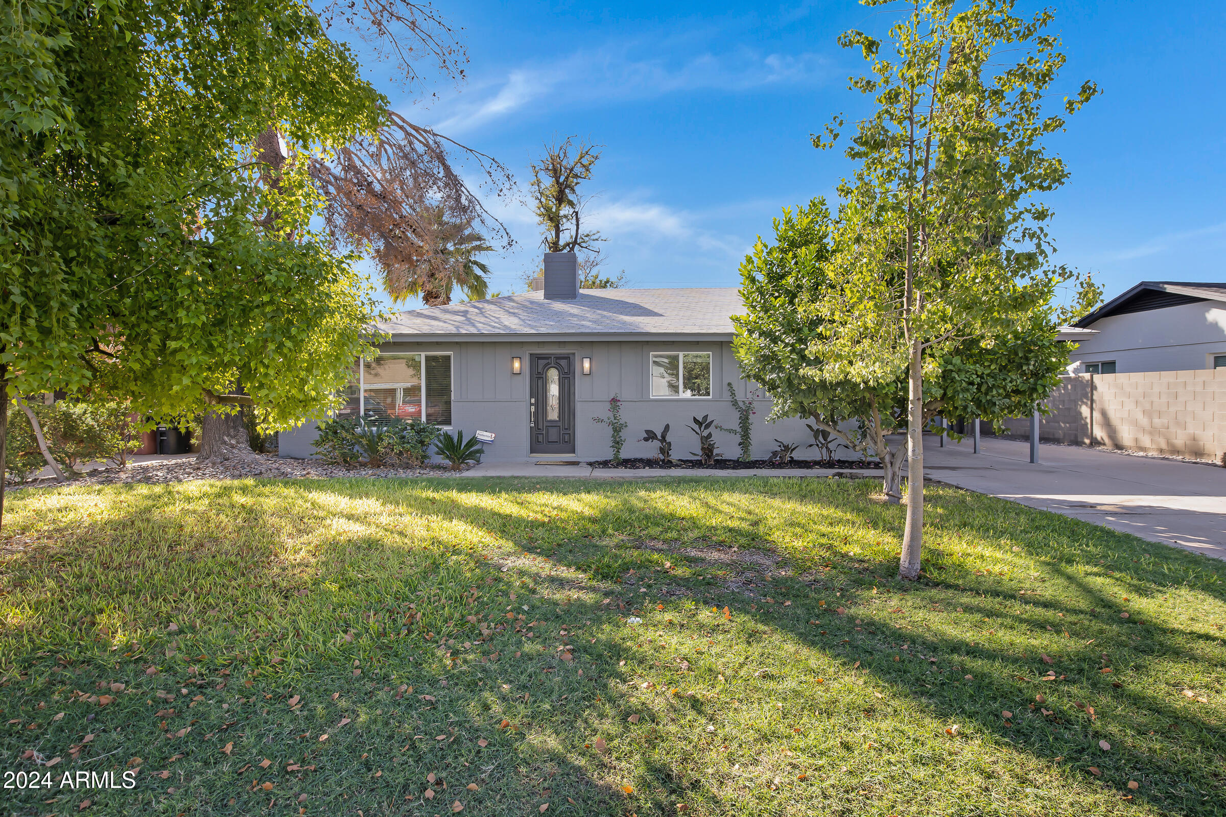 6925 East Almeria Road Scottsdale, AZ 85257 - Photo 9 of 31 6925 E Almeria Rd-1