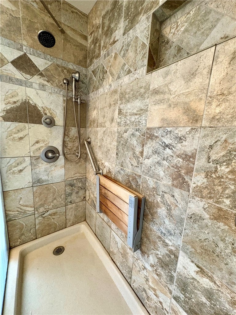 1205 Tucker Beach Road Paris, IL 61944 - Photo 9 of 22 Gallery Image 9