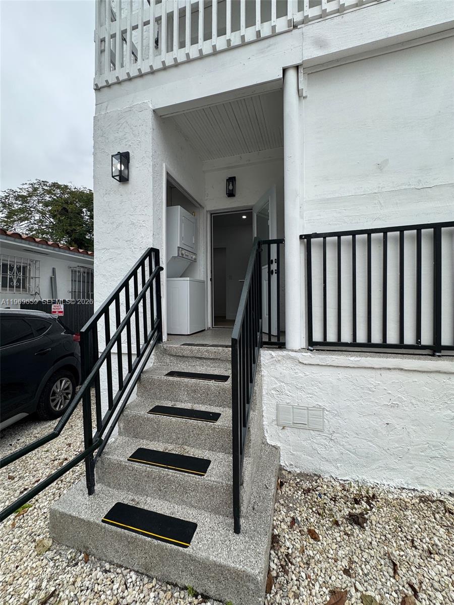 4028 Southwest 11th Street, Unit 4B Miami, FL 33134 - Photo 4 of 10 a view of entryway