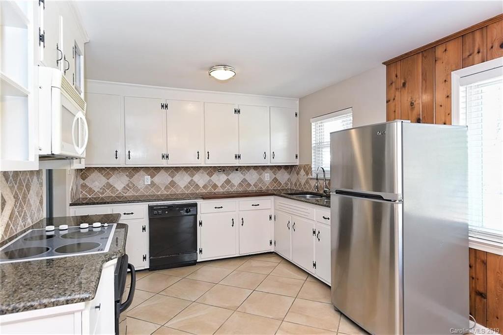 213 Forest Park Road Matthews, NC 28104 - Photo 6 of 25
