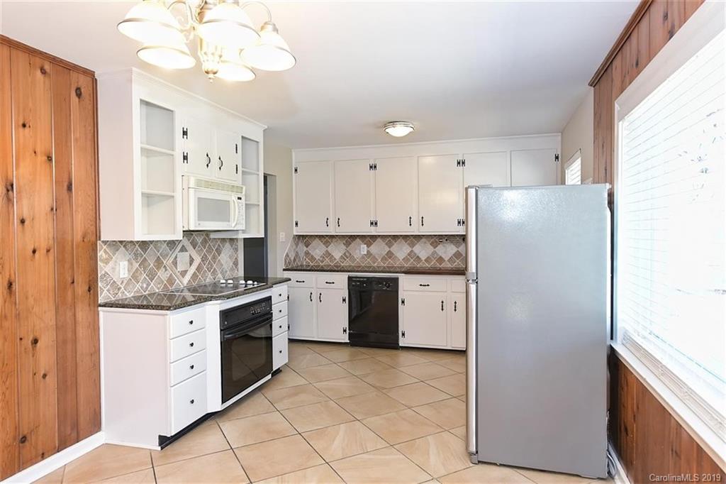 213 Forest Park Road Matthews, NC 28104 - Photo 7 of 25