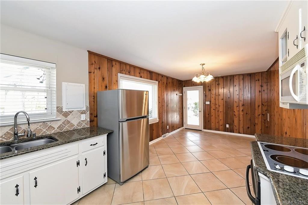 213 Forest Park Road Matthews, NC 28104 - Photo 9 of 25