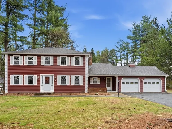 $585,000 | 52 Vicksburg Circle, Holden, MA 01520