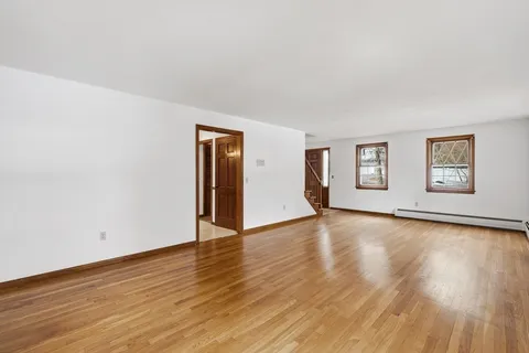 $585,000 | 52 Vicksburg Circle, Holden, MA 01520