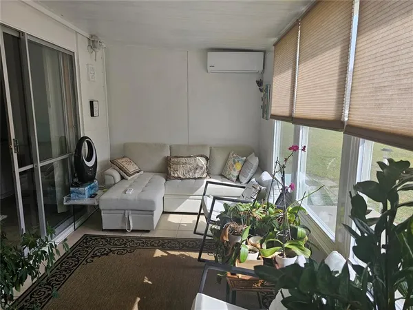 $101,999 | 915 Club Circle, Lakeshore, FL 33854