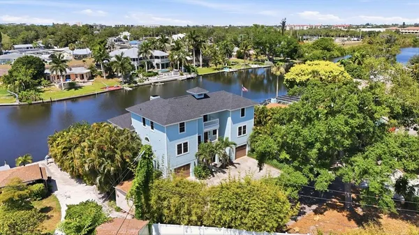 $1,895,000 | 5544 Dinah Lane, Sarasota, FL 34231